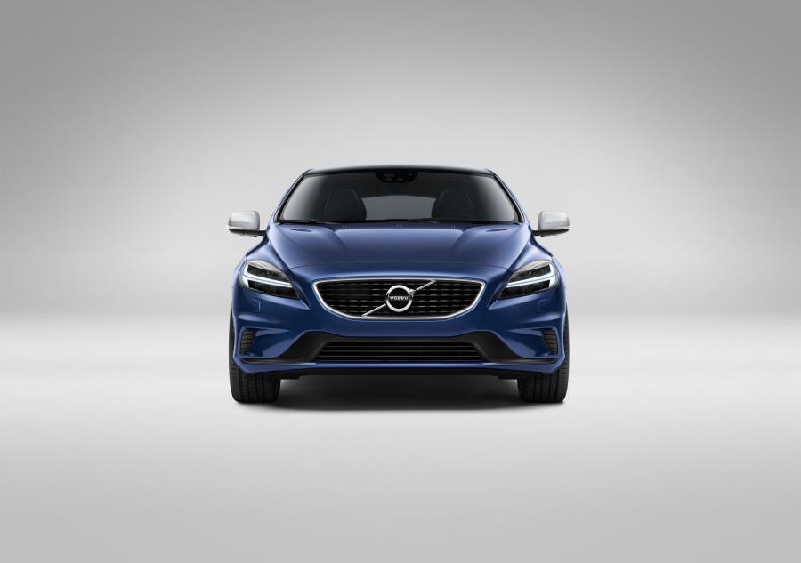  Volvo V40 T5 R-Design 2016 года  (фото 10 из 11)